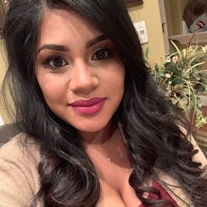 Meet your Posher, Elena